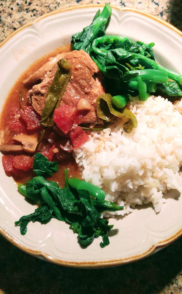 art_artlee's tweet photo. #NJ Tonite'sDinner instapot braised #porktenderloin w/#onions #shishitos #tomatoes #mushrooms #garlic #groundginger #oystersauce #sesameoil #wine #bourbon+#rice+#gardensalad #gastronomia #fooddesign #relajado #vida #homecook #collageart #representationalart #foodart #mindfulness https://t.co/PsQfoEk0d2