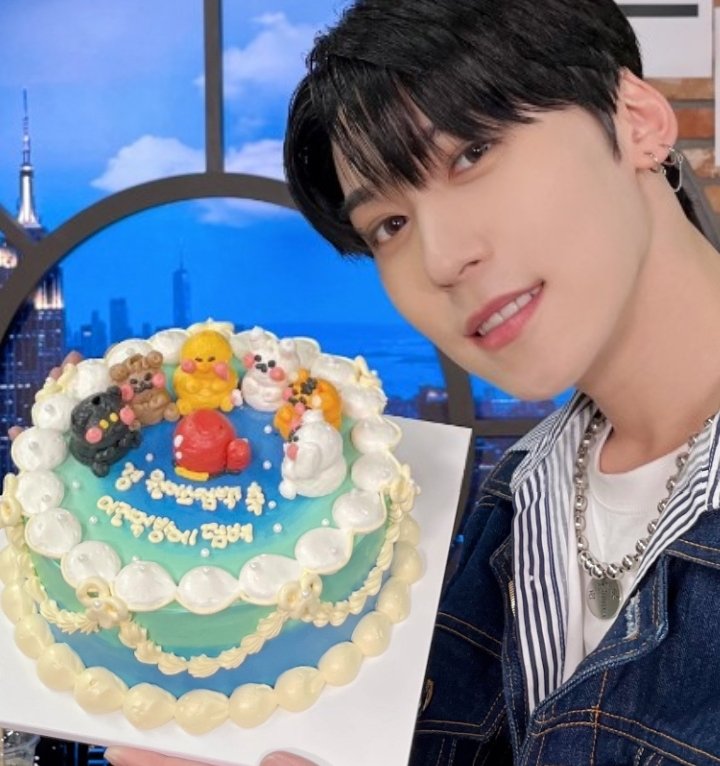 litneus's tweet photo. tener ese pastel era una necesidad 🥺

@official_ONEUS #ONEUS #원어스 https://t.co/Nd1UNb3mjI