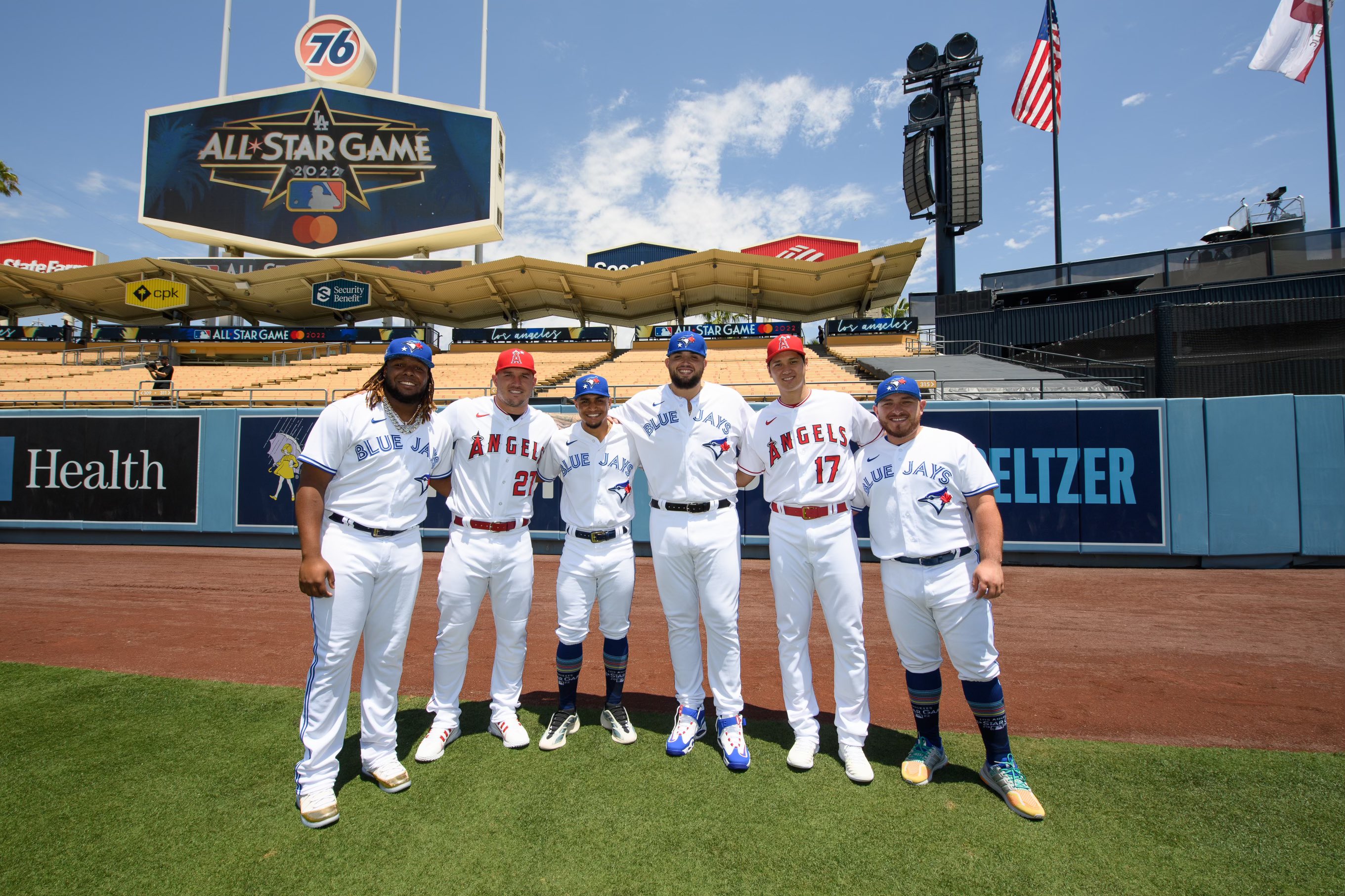 Toronto Blue Jays on X: Angels Blue Jays 🤝 In The Outfield   / X