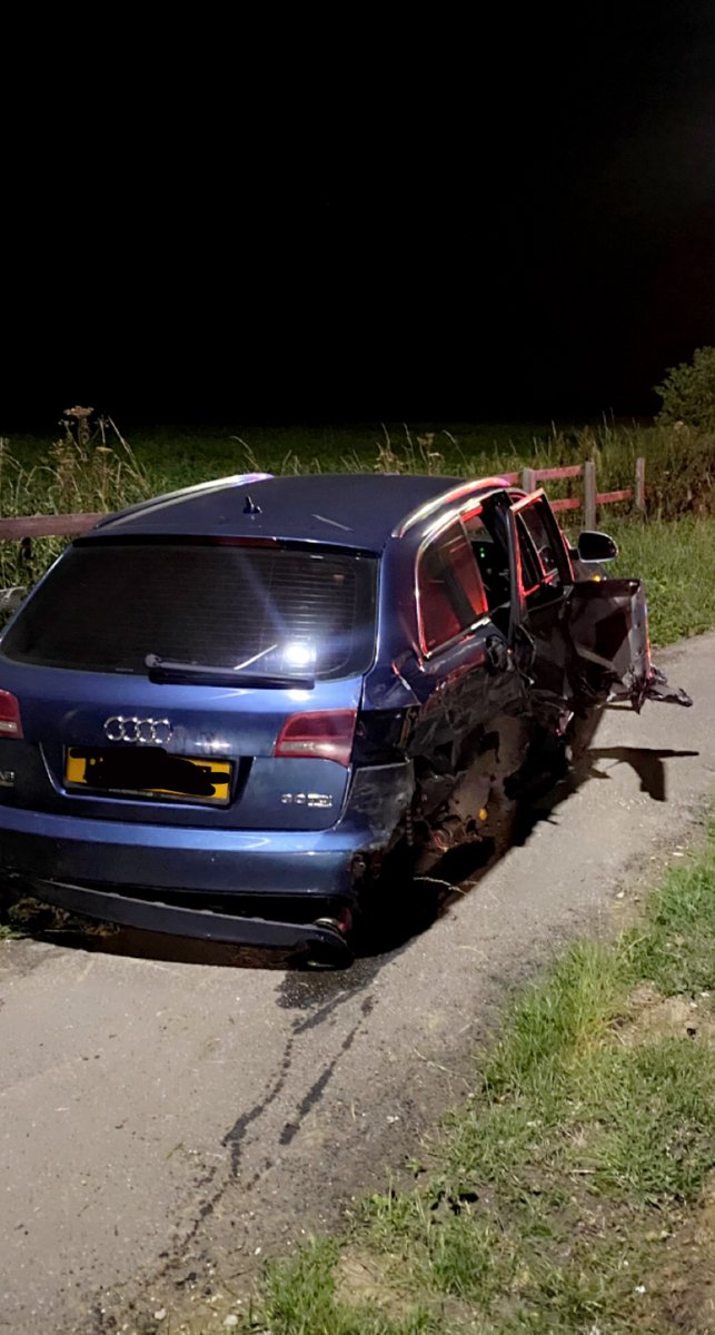 HumberbeatRoads's tweet photo. #RoadsPolicing When broken down on the motorway or dual carriageway remember #go_left, hazards on, #get_out, #get_help and #get_safe. Thankfully the driver of this car followed this advice https://t.co/MKs1adE7qv