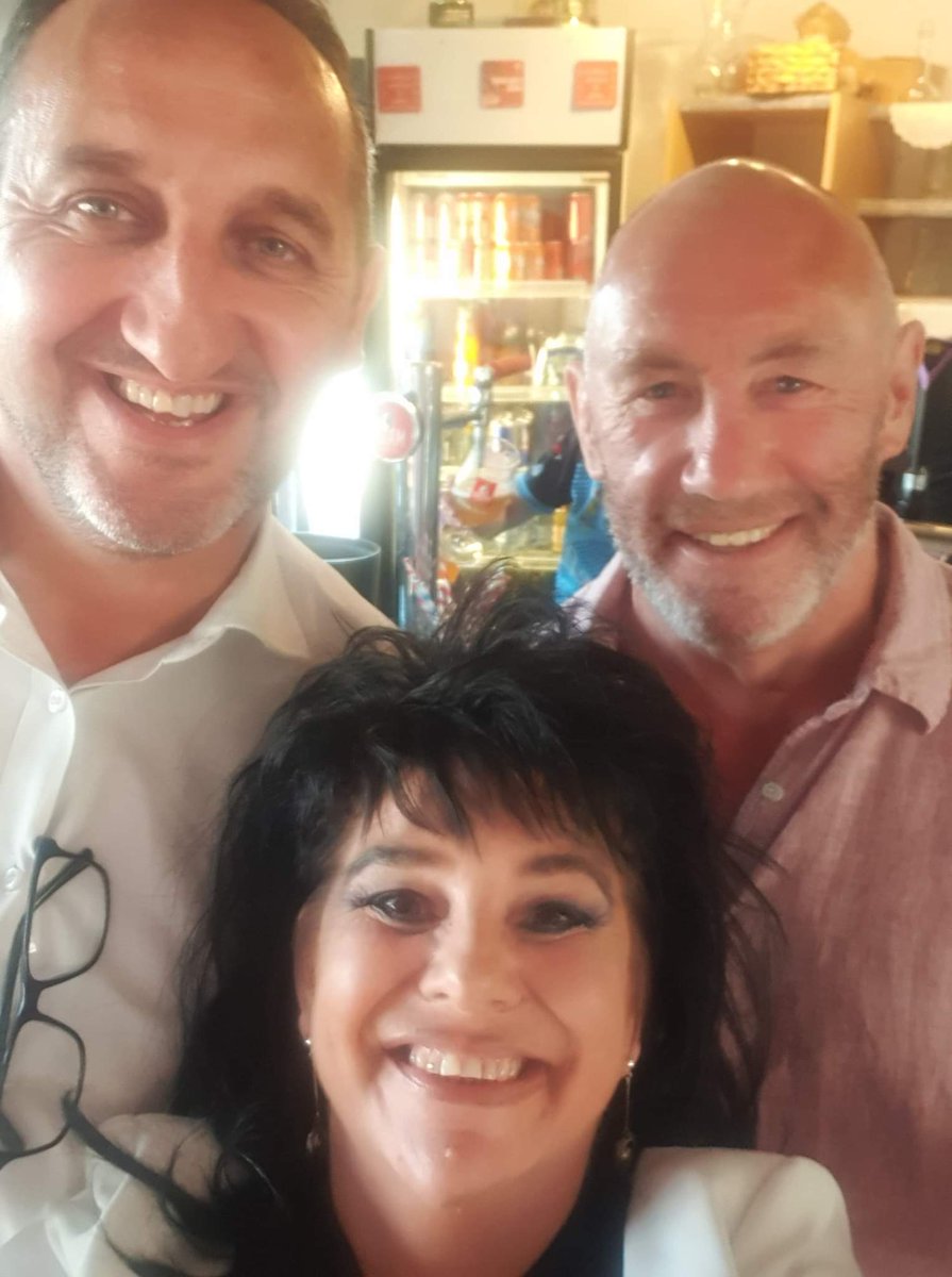 JanuaryRees's tweet image. Rugby talk 
January,  Rupert , Robin 💕💙💙💕