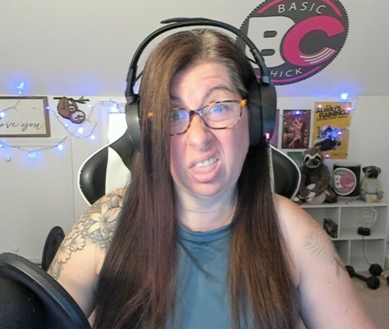 BasicChick5's tweet photo. Lights broke, No Makeup, Grey Hair, Sweaty gym face. #itsme Still going to have fun :p Live now!
https://t.co/kAO3cS2BZa https://t.co/VW48bOfeDB