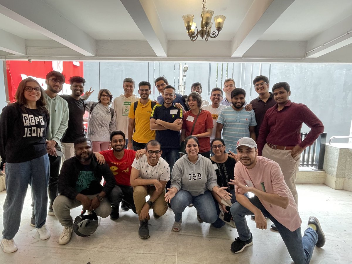 syedamaann's tweet photo. online cbcs that hold wholesome offline meetups are the future!

I will be starting my journey with @yourNextLeap from August and this was my first meetup. It exploded with amazing people, ideas, insights and left me with brimming curiousity :) https://t.co/z8SB8RNB3z