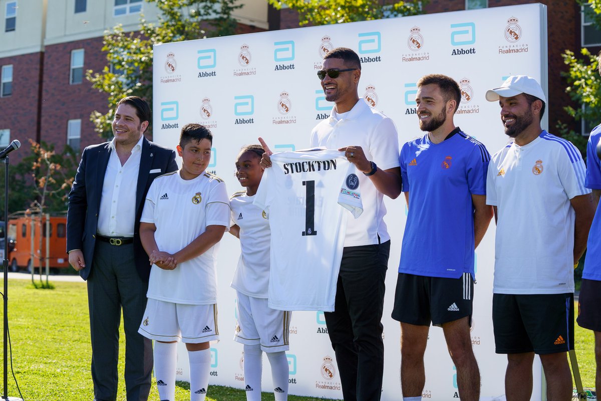 UOPacific's tweet photo. "A brighter future on and off the field — starts with good health." @AbbottNews, @realmadriden and @ElConcilioCA came together on Saturday to host a #soccer clinic on our #Stockton Campus to inspire future generations through #healthyhabits. #TeamUpForKids #⚽️ https://t.co/H95NjSVrzU