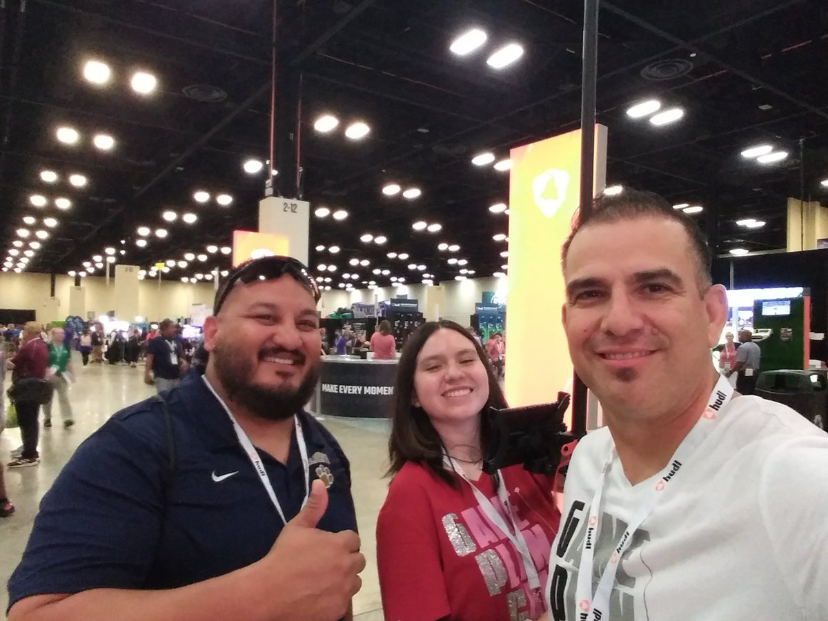 MikeTrevizo915's tweet photo. My boy Coach Levario @godisright new HC @FabensFB always with encouraging words! Thanks for hanging with us today coach! https://t.co/LvjSpwtzgQ