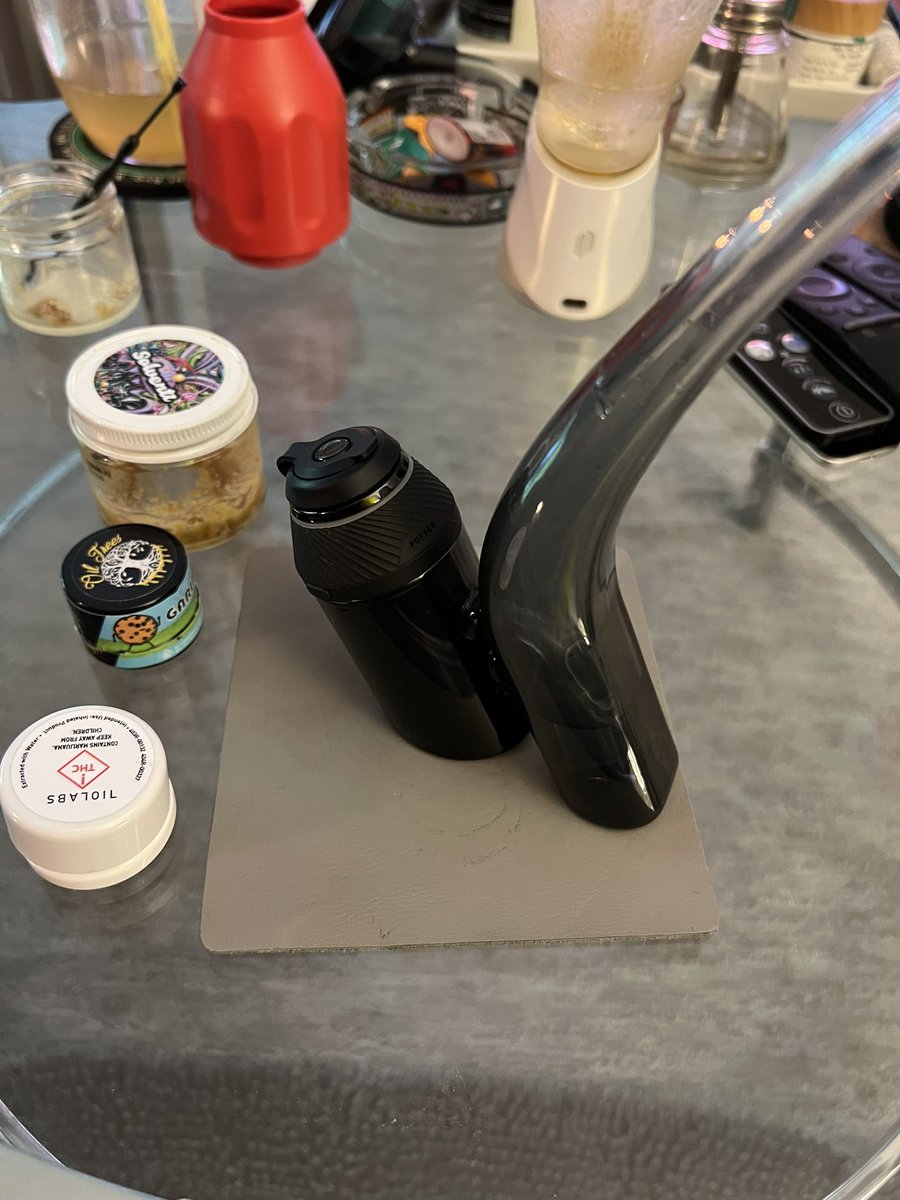 sugarsmack100's tweet photo. Another #mothershipmonday!!! Gta show off the @puffco Proxy Bubbler
#mothershipglass #mothership
#elitemothership #shareyourship #wedontsmokethesame🚫
#smokeloudbequiet #glasscollector
#headyasfuck #glassart #functionoverfashion
#thousanddollarsmoke
#thousanddollarglass https://t.co/6QpIkAfnDy