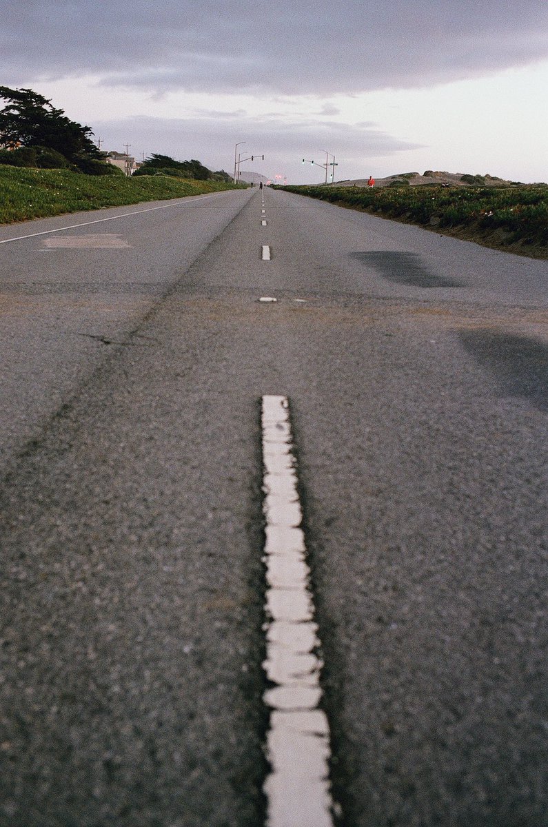 Hodie est quindecim. Aer neque calidus neque frigidus est. Gaudeāmus!