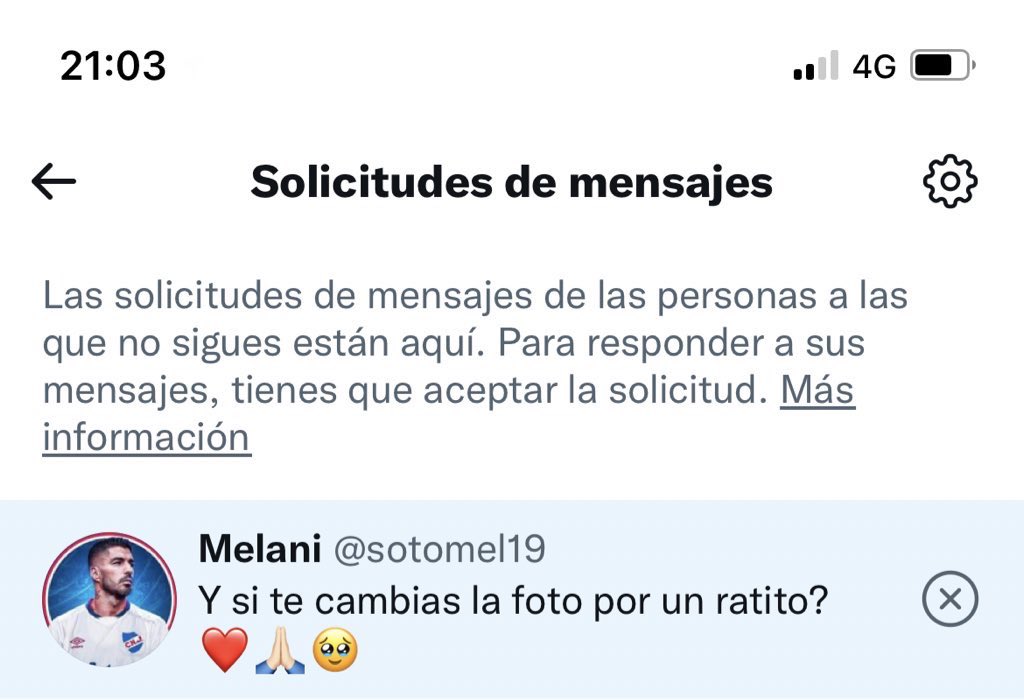 TeoCoquet's tweet photo. Me hablan hinchas de Nacional 🇺🇾 para poner la foto de Luis Suárez en mi perfil.

Juguemos… Si este tuit de #SuarezANacional pasa los 1000 RT, la colocamos por un rato. Si pasa los 10 K de favs tramito la ciudadanía uruguaya (?)

Que locura, Lucho 🔫🤪. https://t.co/vLmOqpIOFd