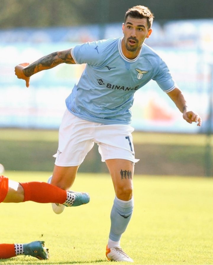 rullo_lulic_89's tweet photo. Clockwork 🍊Lazio 
🤍💙🦅 #AlessioRomagnoli #AR13 #SSLazio1900 https://t.co/HDgPHxEIao