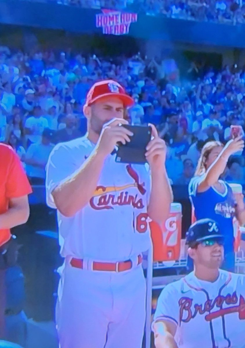 Carlos & José tweet media