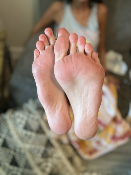 :) cute pink pedi soles feet foot fetish #footfetısh #feetworship #soles #feetpicsforsales https://t<a href="/tag/footfet%C4%B1sh"class="tags">#footfetısh</a><a href="/tag/soles"class="tags"><span>#soles</span></a><a href="/tag/feetworship"class="tags"><span>#feetworship</span></a><a href="/tag/feetpicsforsales"class="tags"><span>#feetpicsforsales</span></a>