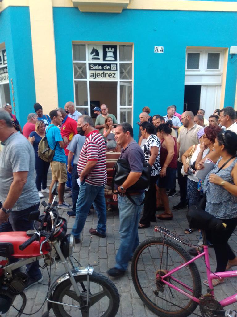 IsnaldoQuesada's tweet photo. Autoridades de la provincia chequean el avance de las tareas, en saludo al 26 de Julio. #MatancerosEnVictoria 
#SiempreEn26 
#EmconsMatanzas https://t.co/mMNOIpvryt