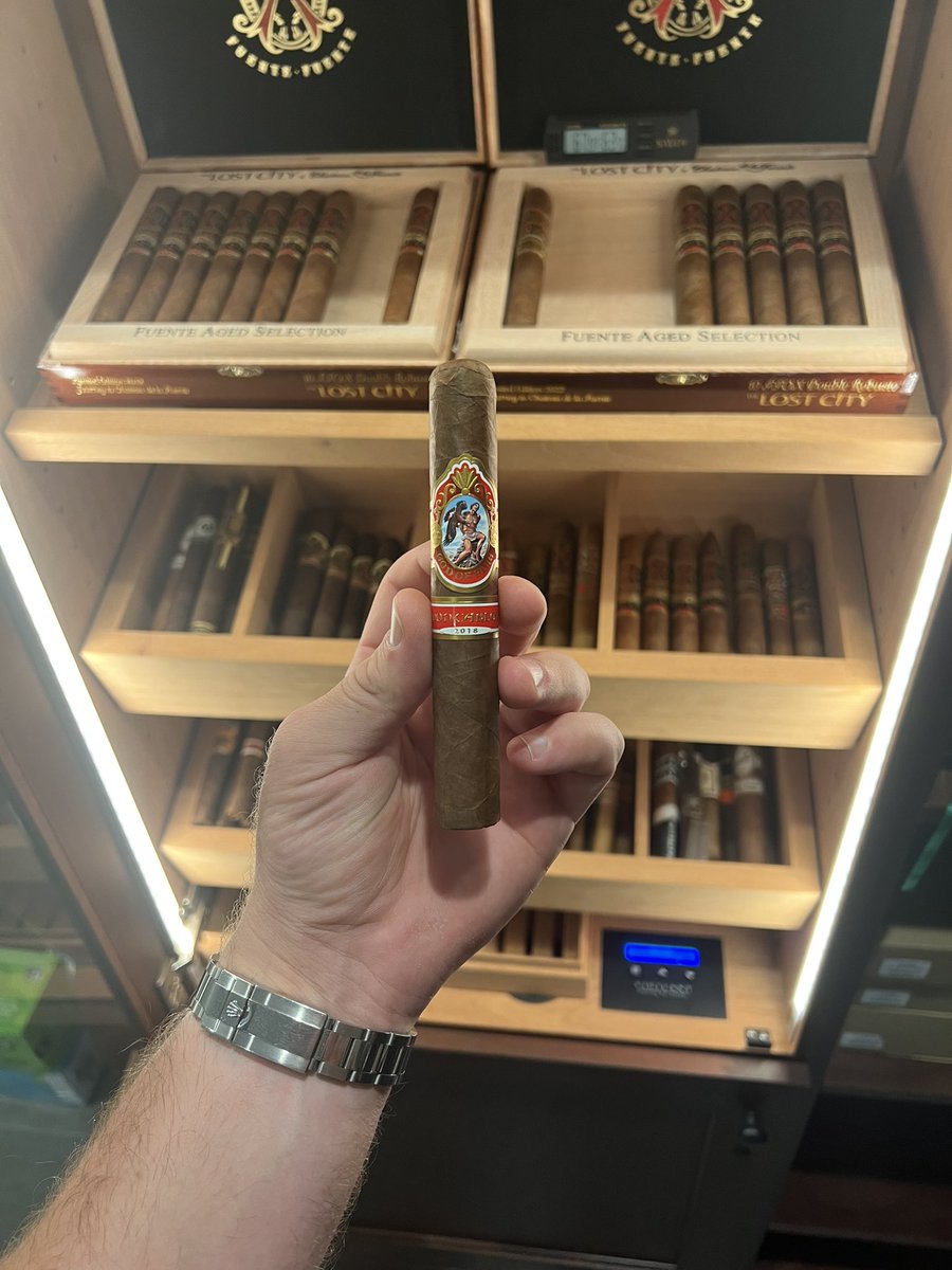 NFTeasing__'s tweet image. Iykyk 💨💨