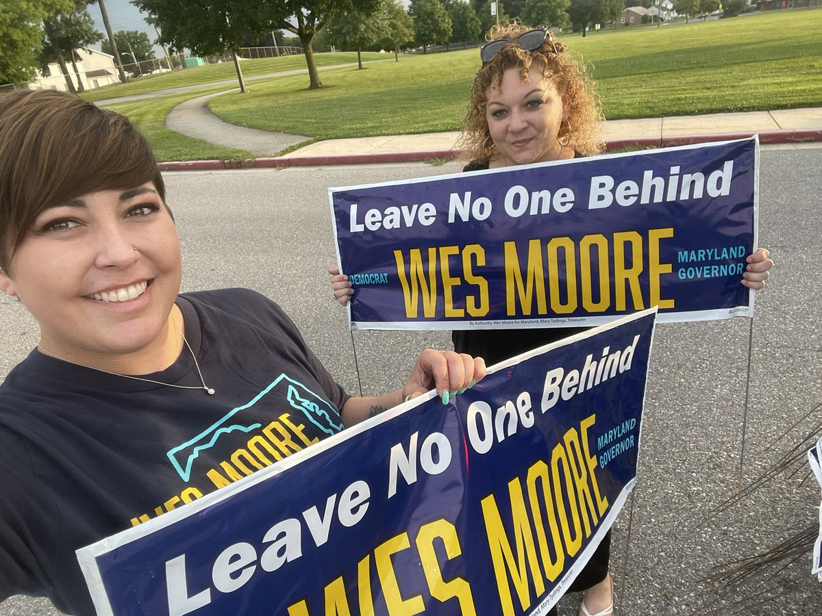 Emily_N_Keller's tweet photo. The Top 8 voting locations in Washington County are covered in signs and more importantly volunteers for tomorrow to get to the finish line for @iamwesmoore and @arunamiller! Let’s do this, MD! #governor #mooreformd https://t.co/Iiq3UR5VQs
