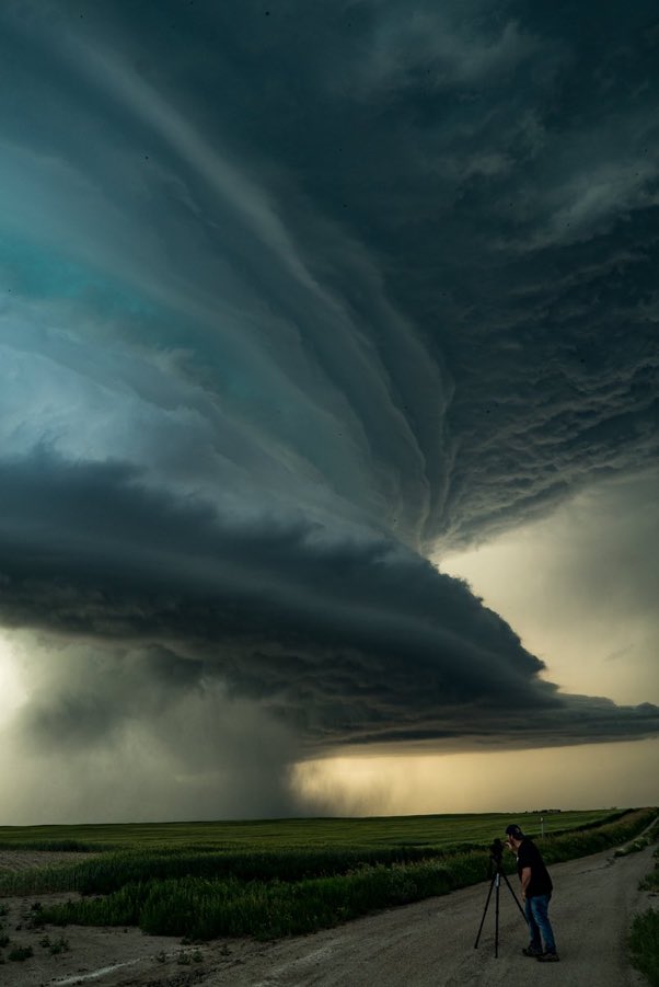 TVdonyoung's tweet photo. Breathtaking image by @MitchHealeyPics

#SaskatchewanSummer
#TornadoSeason 

#Canada
#climate https://t.co/ngVDJ78Je7