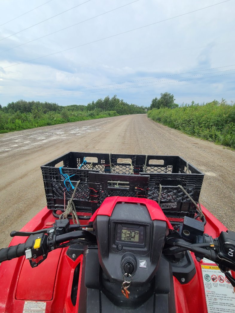TheGeophysGuy's tweet photo. Day 14 of #ExpeditionHBL:

The crew has wrapped up their data collection here in the #Kashechewan area. We celebrated with a nice meal made with fish caught by our guides, and cooked by yours truly with much help from the team. We also made it out to Nunavut, and I drove a boat. https://t.co/MXwzqYss80