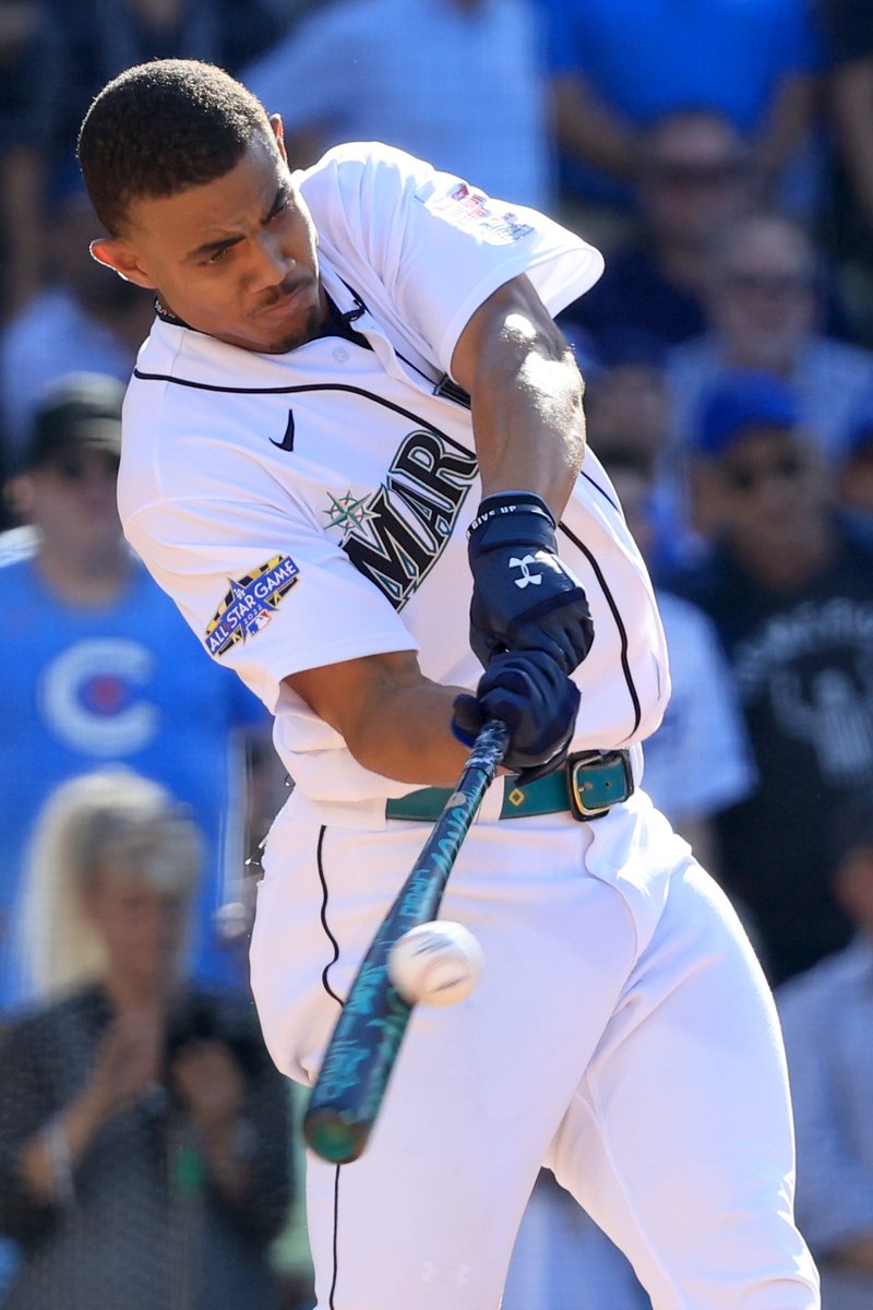 CBSSports's tweet photo. Most home runs in a single Home Run Derby round: 

2019 RD 2: Vladimir Guerrero Jr. (40)
2019 RD 2: Joc Pederson (39)
2021 RD 1: Pete Alonso  (35)
2022 RD 1: JULIO RODRIGUEZ (32)
2021 RD 1: Juan Soto (31) https://t.co/jLZxXV1Bho