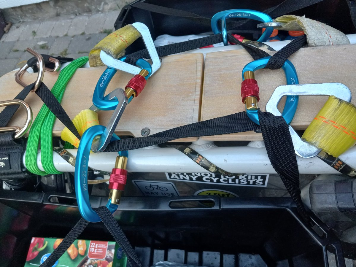 Andreabigfoot's tweet image. Operation double wide. Axel straps are also my pannier clip adaptors. Climbing grade carabiners. Very low traffic at 8pm. I was given more space on the way back with both set up, but I'm sure there was some cursing &amp;amp;/or whining about changing lanes. #radwagon4 #carryshitolympics