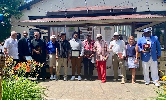 ushofsyracuse's tweet photo. Thank you to the past inductees for their presence, thank you to the families for traveling from different states to see their loved ones recognized, and once again, congratulations to this year's induction class! Truly well deserved! Stay tuned for more https://t.co/QtsPBoftFt
