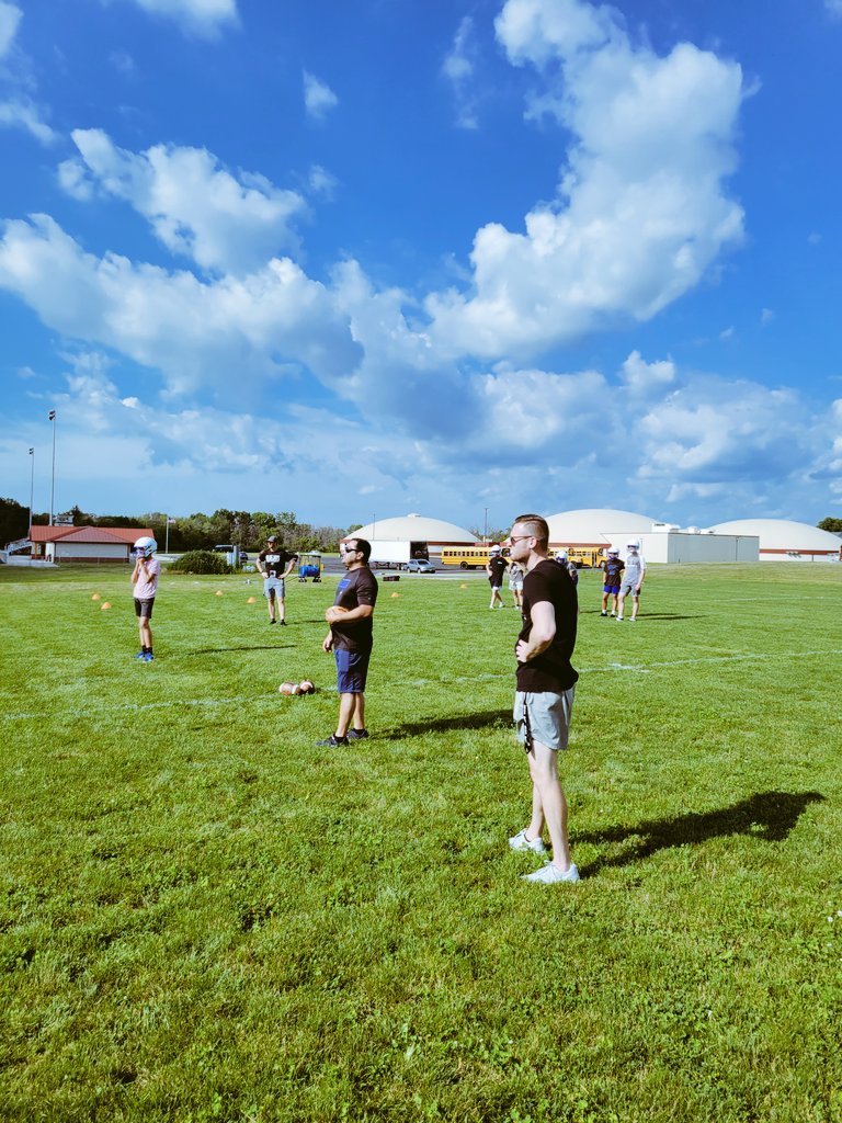 Summer Contact Day #1
Great turnout 
Trusting the Process!!
#thelockerroom
#onthebus