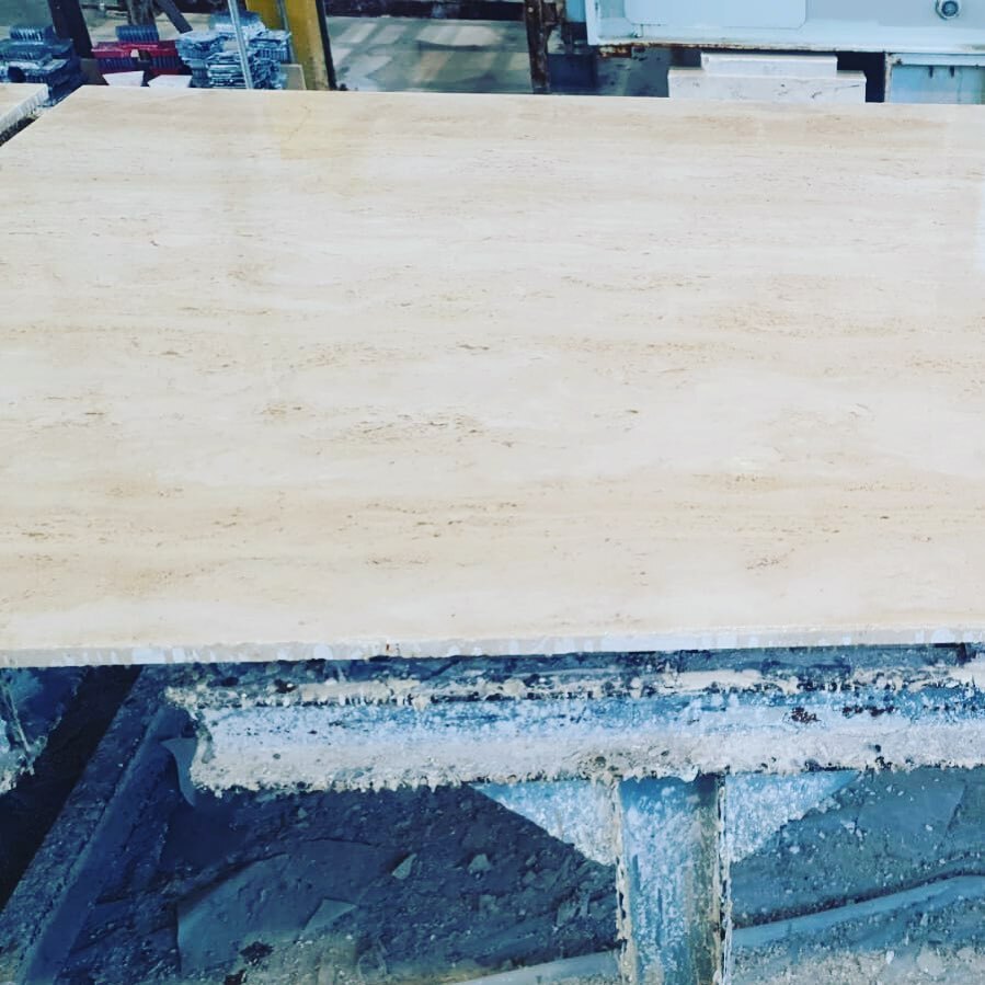 CimepStone's tweet photo. Slabs of Travertino Romano White filled with clear resin
#travertinoromano 
#travertinoslabs
#luxuryhomes 
#travertino https://t.co/FpWm9F1LlI https://t.co/JK2X4MMng1