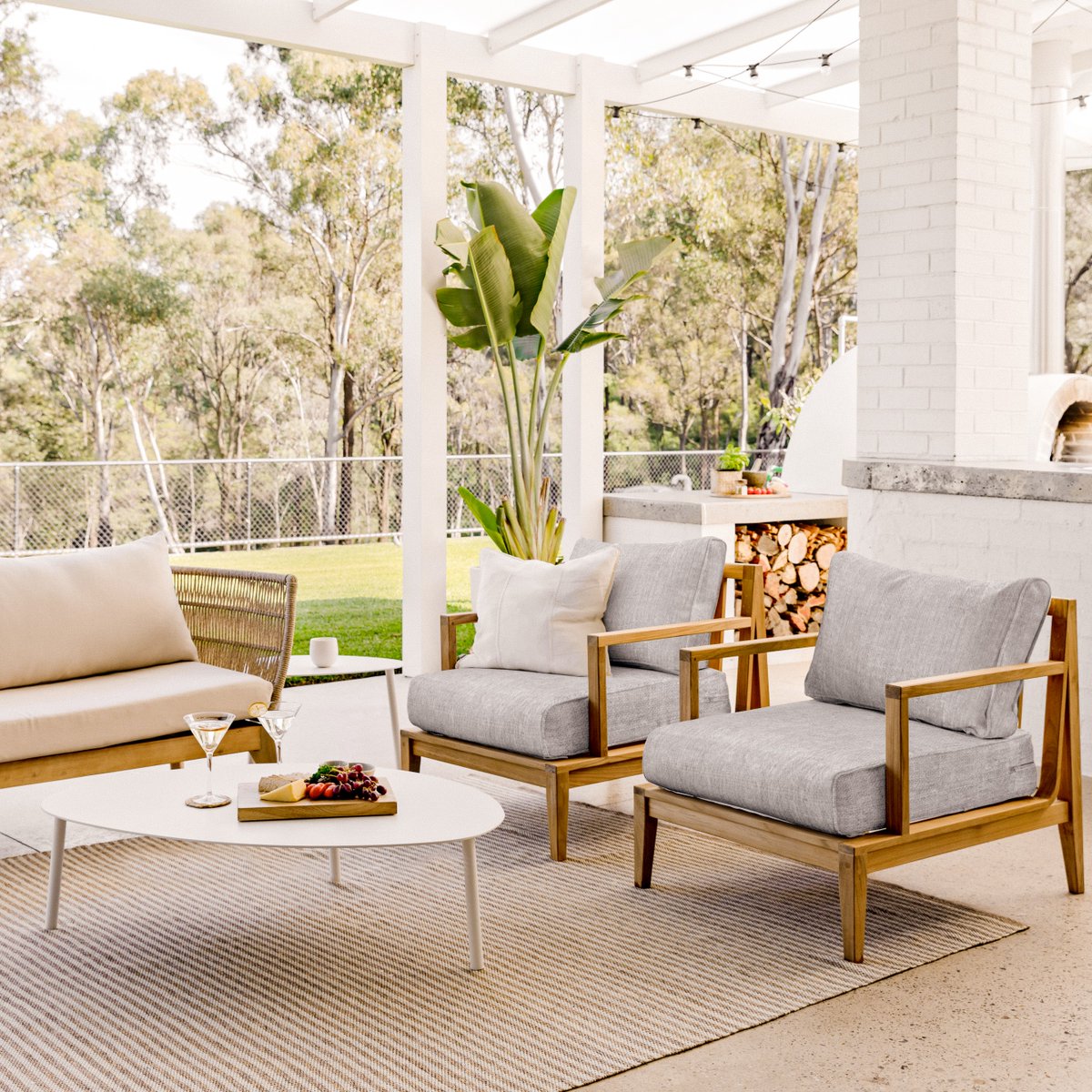 LiveOuter's tweet photo. We love the stylish and calm space created by @oakandorange & The Palm Co.
#liveouter #outdoorfurniture #outerIRL #DreamHome4 #palmspringsretreat https://t.co/GAwNJBt5WB