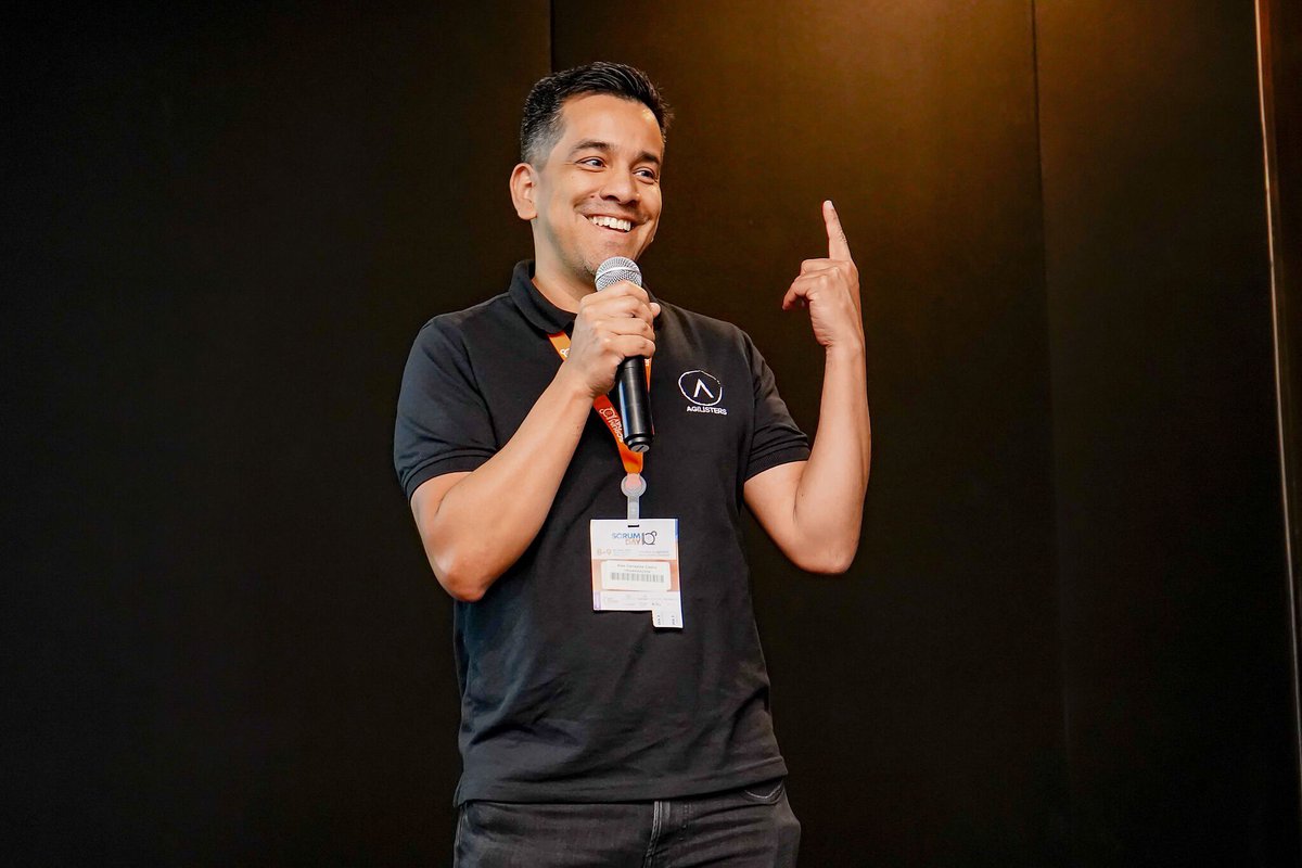alcaniza's tweet photo. Gracias a los organizadores del @ScrumDayCo 2022 por haber hecho posible este evento. Fue un evento para reencontrarse con amigos y hacer otros nuevos. @igacifuentes @FabianSchwartz Les comparto fotos de mi charla "Equipos Adaptativos". #AgileCoaching #ScrumDayCo #Agilisters https://t.co/gXEucQprxq