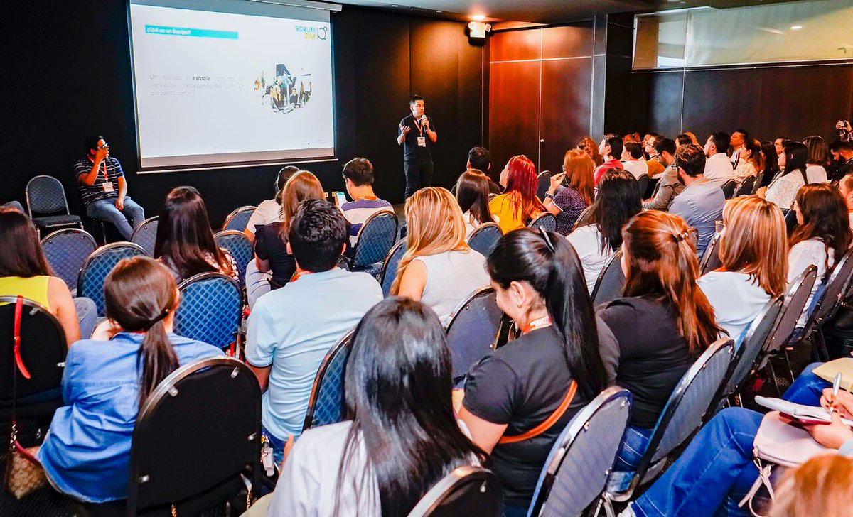 alcaniza's tweet photo. Gracias a los organizadores del @ScrumDayCo 2022 por haber hecho posible este evento. Fue un evento para reencontrarse con amigos y hacer otros nuevos. @igacifuentes @FabianSchwartz Les comparto fotos de mi charla "Equipos Adaptativos". #AgileCoaching #ScrumDayCo #Agilisters https://t.co/gXEucQprxq