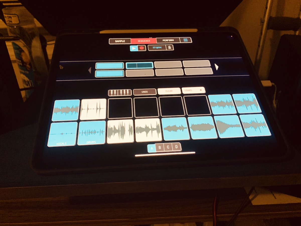 haBibeaUx's tweet photo. Currently….. #beeb #elespee #comingsoon #ipad #beats #hiphop #gpc #pyramidtapes https://t.co/SgzzWREosP
