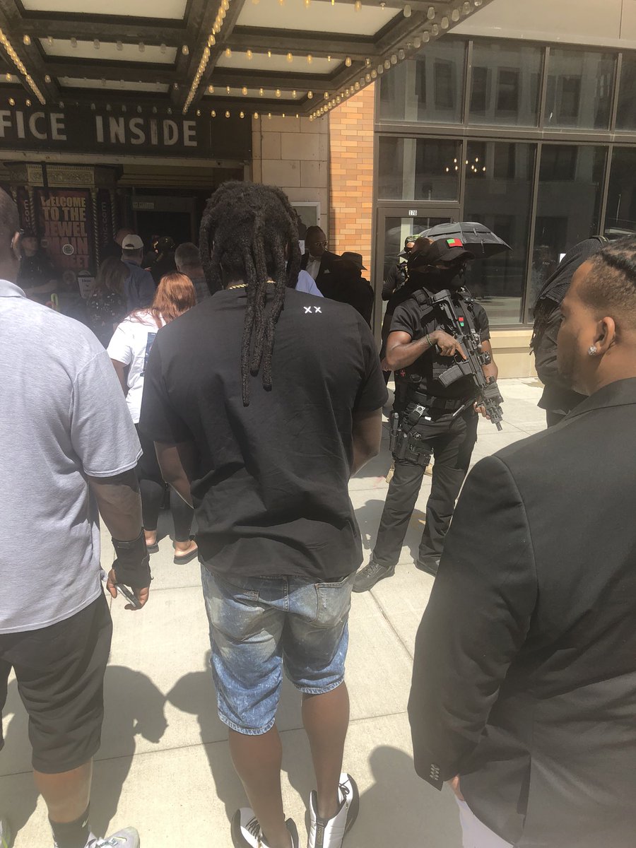 SirMaejorATL's tweet photo. I attended the funeral of #JaylandWalker, it was emotional listening to his friend & family speak about the young man he had become. I am here to affirm that black lives do matter and we must fight and demand Justice for the murder of Jayland #akronPD #akronprotest #akronpolice https://t.co/5MXVhYyeg7