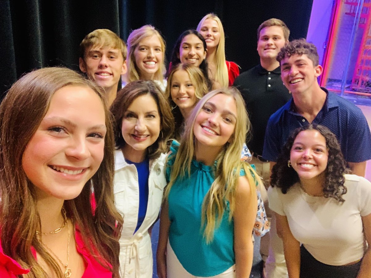 joy4ok's tweet photo. Favorite part of the day! 
#EngageOK On-the-Road in Jenks. With today’s student panel from ⁦@jenksps⁩ ⁦@BixbyPS⁩ ⁦@UnionSchools⁩ #StudentVoices #OklaEd https://t.co/Q77boN5KWM