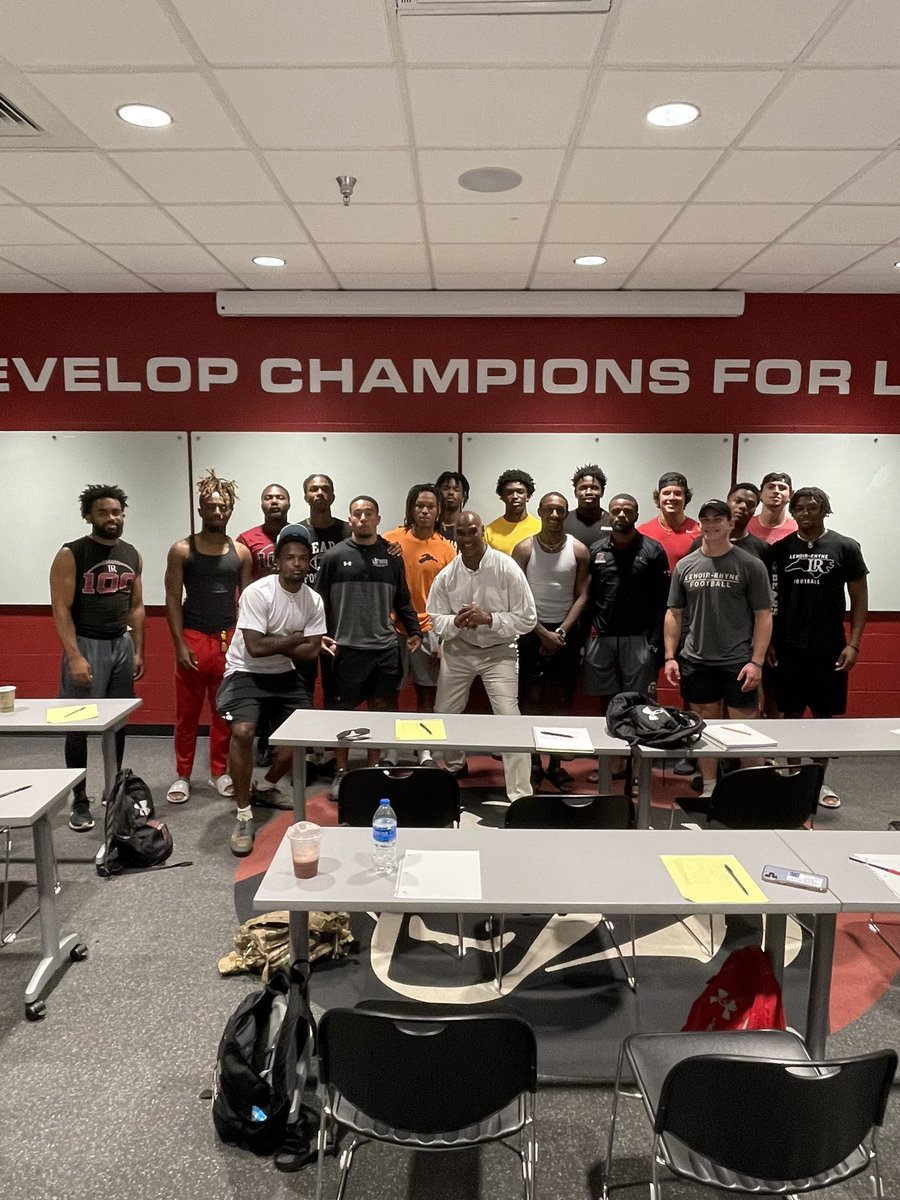 CoachFoster23's tweet photo. Great having Super Bowl Champion + All Pro DB @EugeneKRobinson sit down and drop some knowledge on our Summer Group!
#AHouseDividedCannotStand https://t.co/QRC2G4JYQW