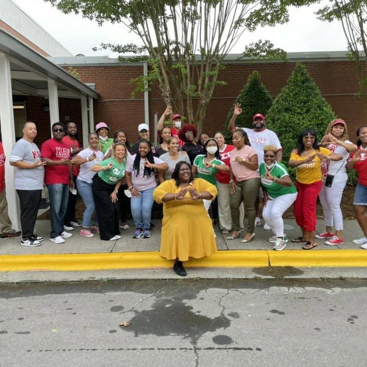 MeghanAWilder's tweet photo. It’s the first day of school vibe for me!! There is just something so special about @PtownElem! @DurhamPublicSch  Happy first day of school @MsC_PtownElem 💖💚❤️🤍 https://t.co/qe4qcmT2ZY