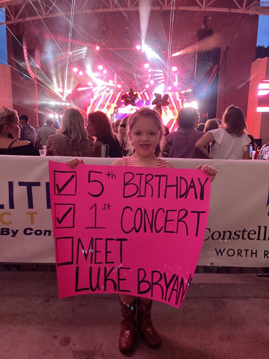TheDebo76's tweet photo. @cmacevents @mar82486 @lukebryan Couldn’t ask for a better first concert than Luke Bryan last Friday 7/15 .  Didn’t get the last check mark but had the time of her life thank you! https://t.co/umhcIfFu0H