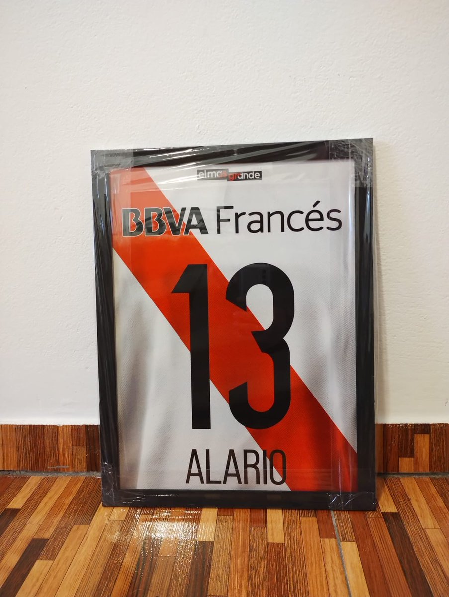 riverinstante's tweet photo. ATENCIÓN: para participar del sorteo de un cuadro con la camiseta de River (a elección del ganandor), deberán seguirme a mi y a @lacuadroneta y darle RT a este tuit. Se sortea el próximo domingo post River-Aldosivi. https://t.co/eRtWg8NlQ1