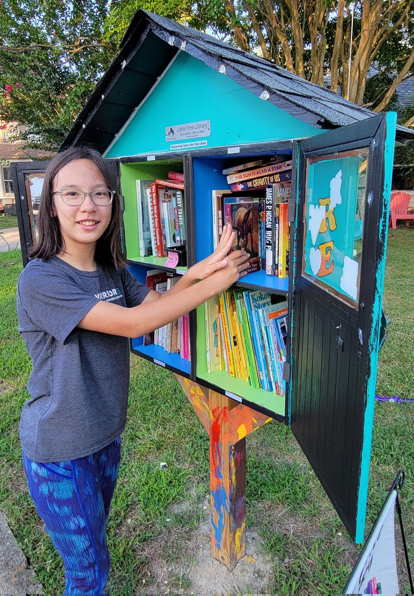 JCarpenterVB's tweet photo. Took a family walk this evening to visit &amp; donate to the little free library of VB Middle's own @CarraDoyle. Such good work worth a follow on https://t.co/AC7AG3D0gM. #SeahawksSoar #vbsummerbingo #vbhasjoy https://t.co/v01UkfEuTe