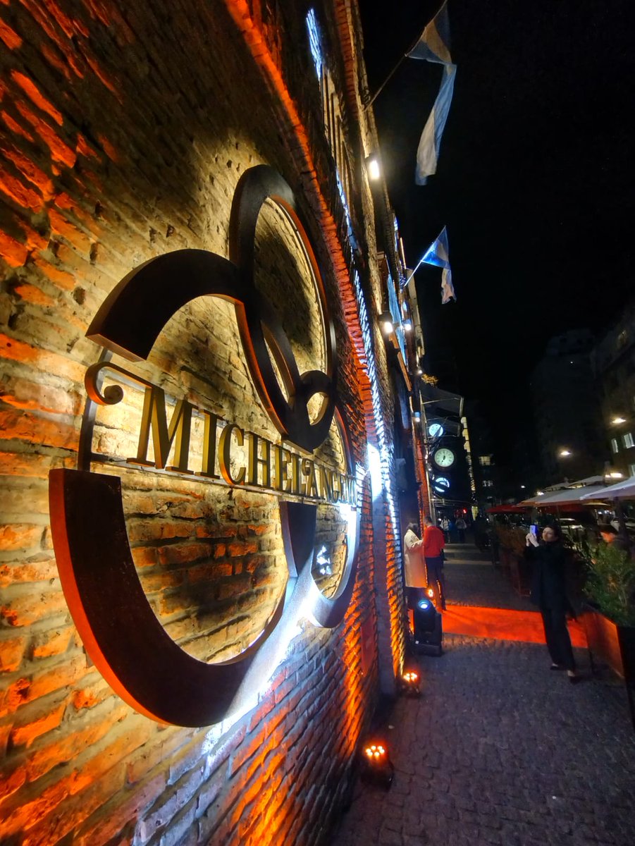 Reapertura de Michelleangelo en el barrio de San Telmo, Ciudad de Buenos Aires. El mejor Tango, Folklore y Gastronomía de la Ciudad 💯
#NgaTurismo #Michelangelo #Reapertura #Tango #Folklore #Gastronomia
