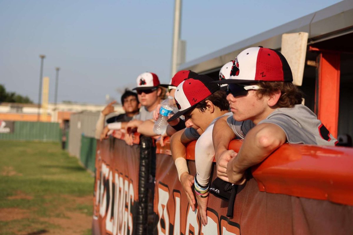 garrett_salada's tweet photo. thanks for another great year blacksox baseball 2022 @SoxBaseball1976 https://t.co/P0ysVoKIMD