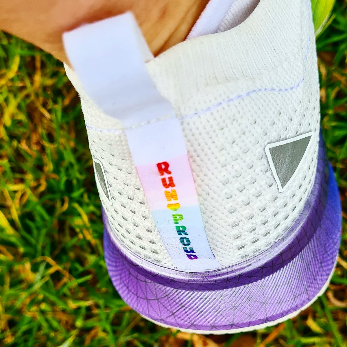 _outRAGEjess's tweet photo. How cool are my new #running shoes!
π₯³πββοΈπ¦
π³οΈβπππ³οΈββ§οΈ
#runproud #runstraight #runhappy
@brooksrunning @BrooksRunningAU https://t.co/yXAZZxyYW6