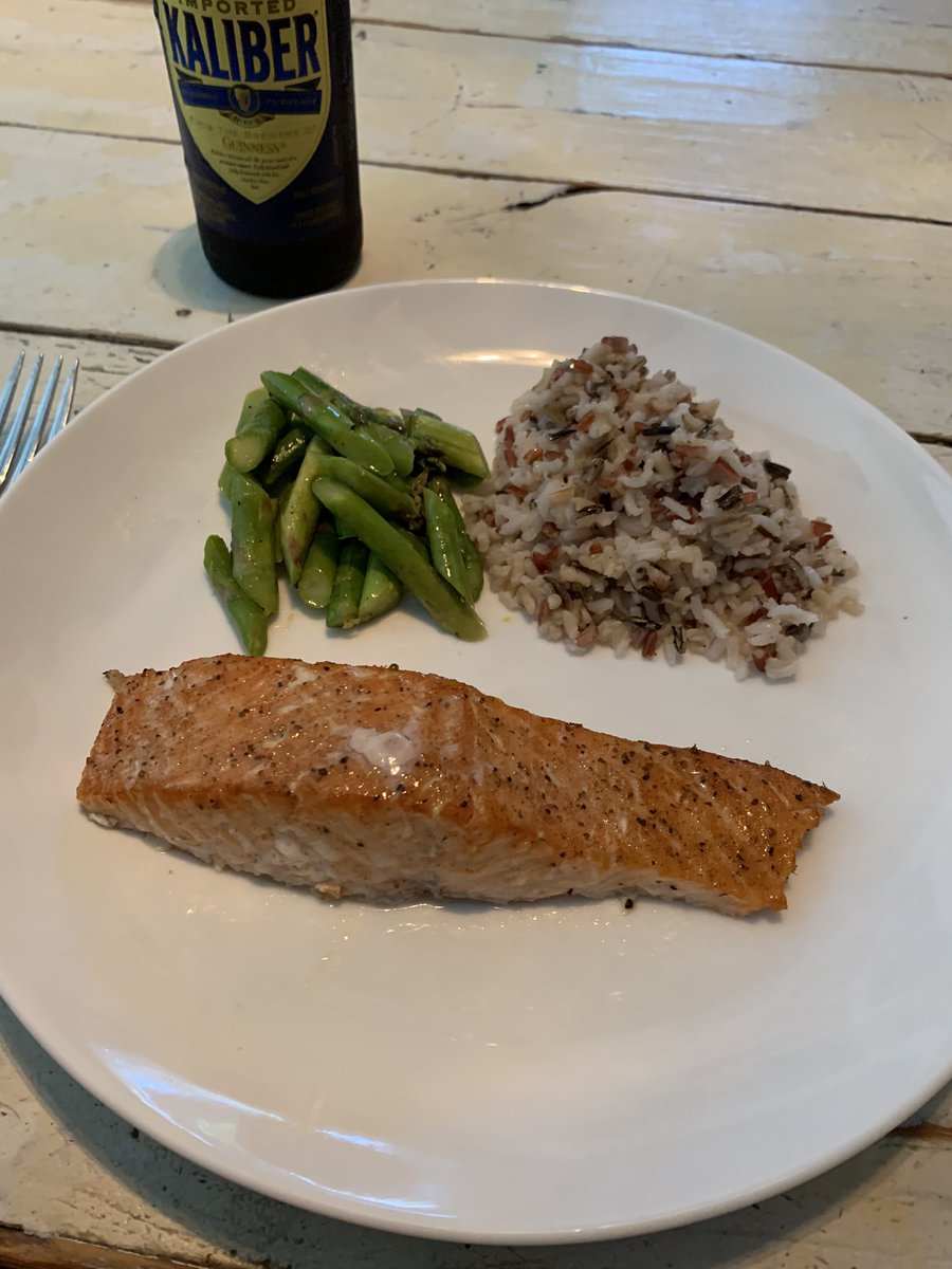 darinchartier's tweet photo. Smoked Cedar Plank Salmon courtesy of @PitBarrelCooker for dinner tonight! Turned out really nice and so easy to prep and prepare in the barrel. https://t.co/1cf6d3zfmS