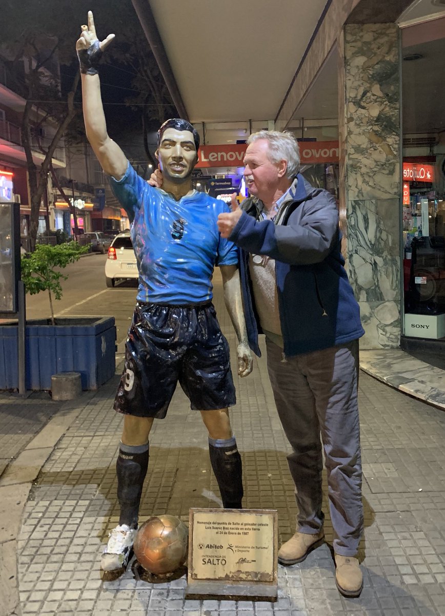FicoStirling's tweet photo. Cada vez más cerca de @Nacional .. dale @LuisSuarez9 !!!
#SuarezANacional https://t.co/XbkeMvoHZB