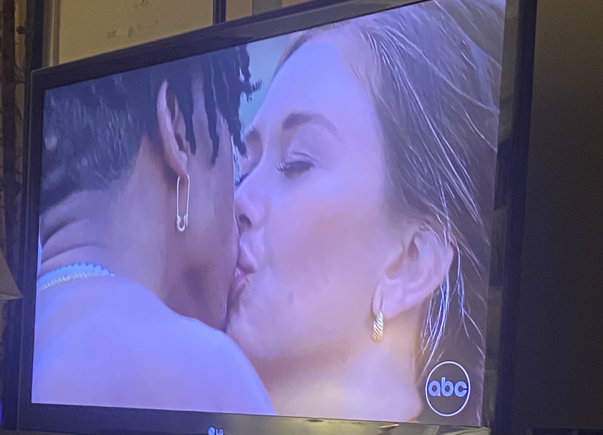 nicoburns92's tweet photo. He’s a ten but he wears a safety pin as an earring … #bachelorettes #TheBachelorettes #BacheloretteParty  #TheBachelorette https://t.co/BniMAYRvvq