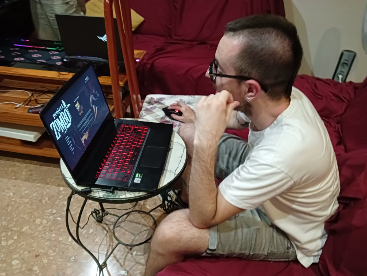 ChXris's tweet photo. Lan party LATAM 
@Runks_FTW @HijodeTKD https://t.co/WvjotHEnk5