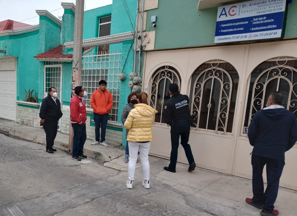 pachuca_ssp's tweet photo. 📌Para atender sus necesidades así como brindar vigilancia; tuvimos una #ReunionVecinal en Col. Ex Haciendas de Guadalupe, proponiendo soluciones para una ciudad más segura.👮🏻♂️👮🏻♀️🛡️
Somos una policía atenta a las peticiones de la ciudadanía; tal como lo ha instruido @sergiobanosr https://t.co/5EfQnrOxQ5