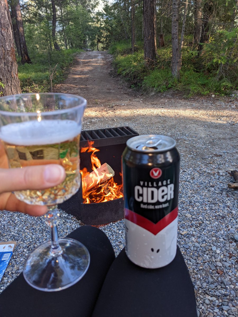 Candace_YYC's tweet photo. Camping 🏕️ #bestciderever https://t.co/S5AauvaIWy