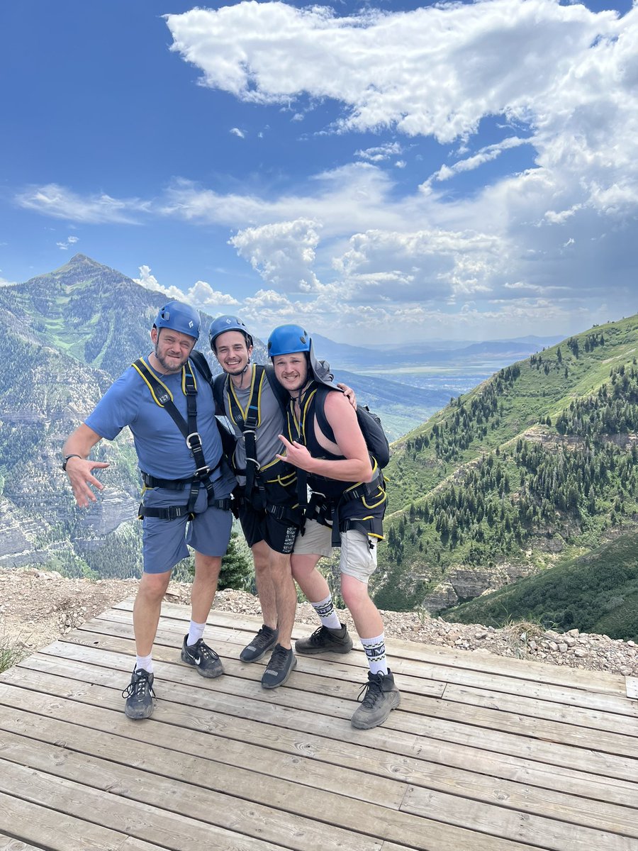 BritneeHogue's tweet photo. If there’s one thing I know 100%, it would be that Saratoga Springs is not ready for this management team.⛰🌶  #hikingandziplining #teambuilding @anarchy_bus @Hikeabike902 @hasquet @Chilis @DingmanAdam @dougcomings https://t.co/42IcZkTPdT