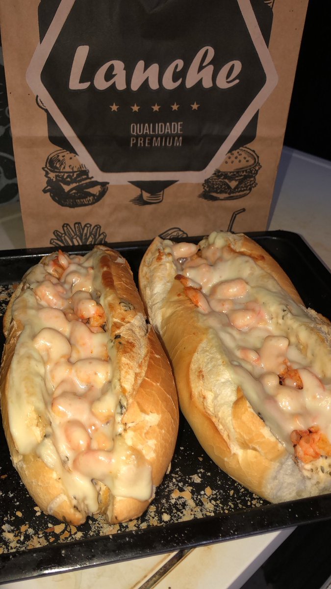 pao_nunu's tweet photo. Só pra quem ama um pãozinho de camarão 🤤🍤🤌🏾 https://t.co/zjPNjWrkMp