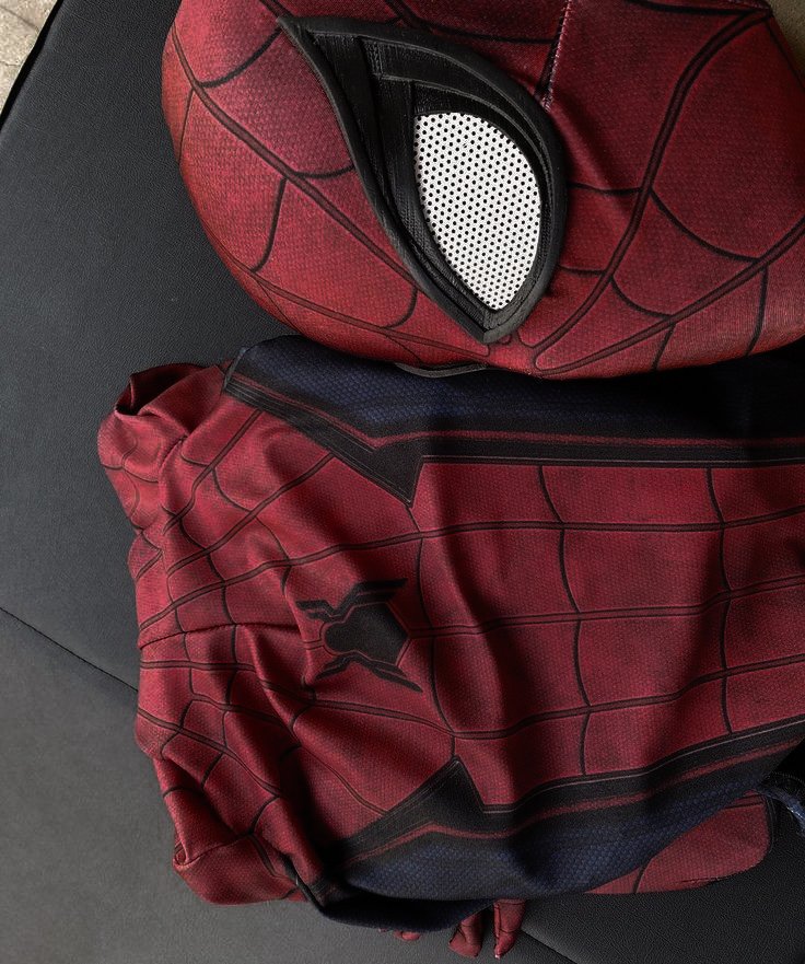 Namgifeminist's tweet photo. Jikook au | Spiderverse 🕸

Onde Jungkook tenta esconder sua identidade secreta de sua tia, enquanto tem que lidar com a perda do melhor amigo e, agora, diferentes versões do Homem-aranha de outras terras

"ᴇɴᴛᴀᴏ ǫᴜᴇʀ ᴅɪᴢᴇʀ ǫᴜᴇ... ᴇxɪsᴛᴇ ᴜᴍ ᴍᴜʟᴛɪᴠᴇʀsᴏ?" https://t.co/cw4JuY7LvR