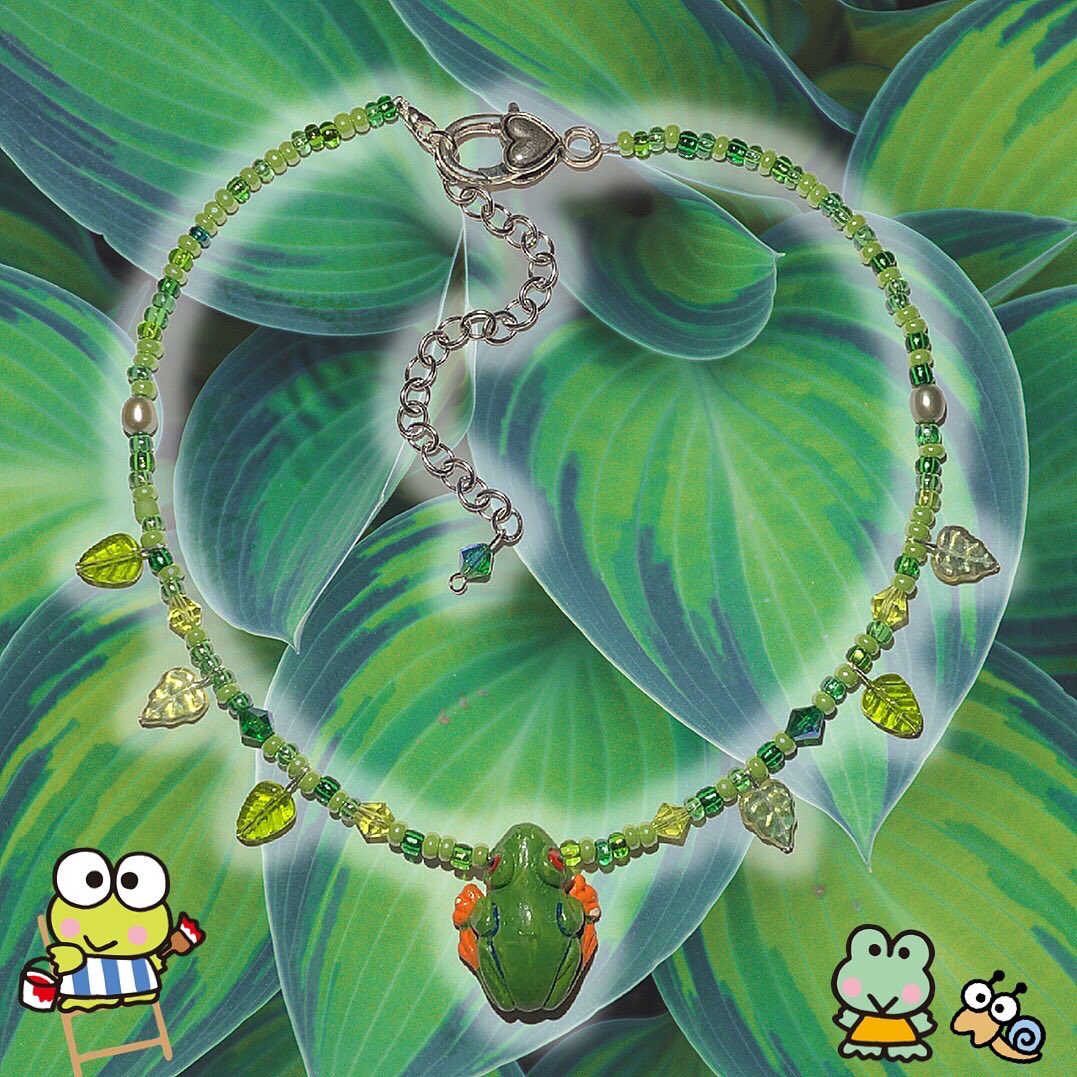 Lovefrogsstore's tweet photo. Tree Frog Necklace Online Now! <3 #frogs #handmadejewelry #cute #naturecore https://t.co/K7kYKyGPQL