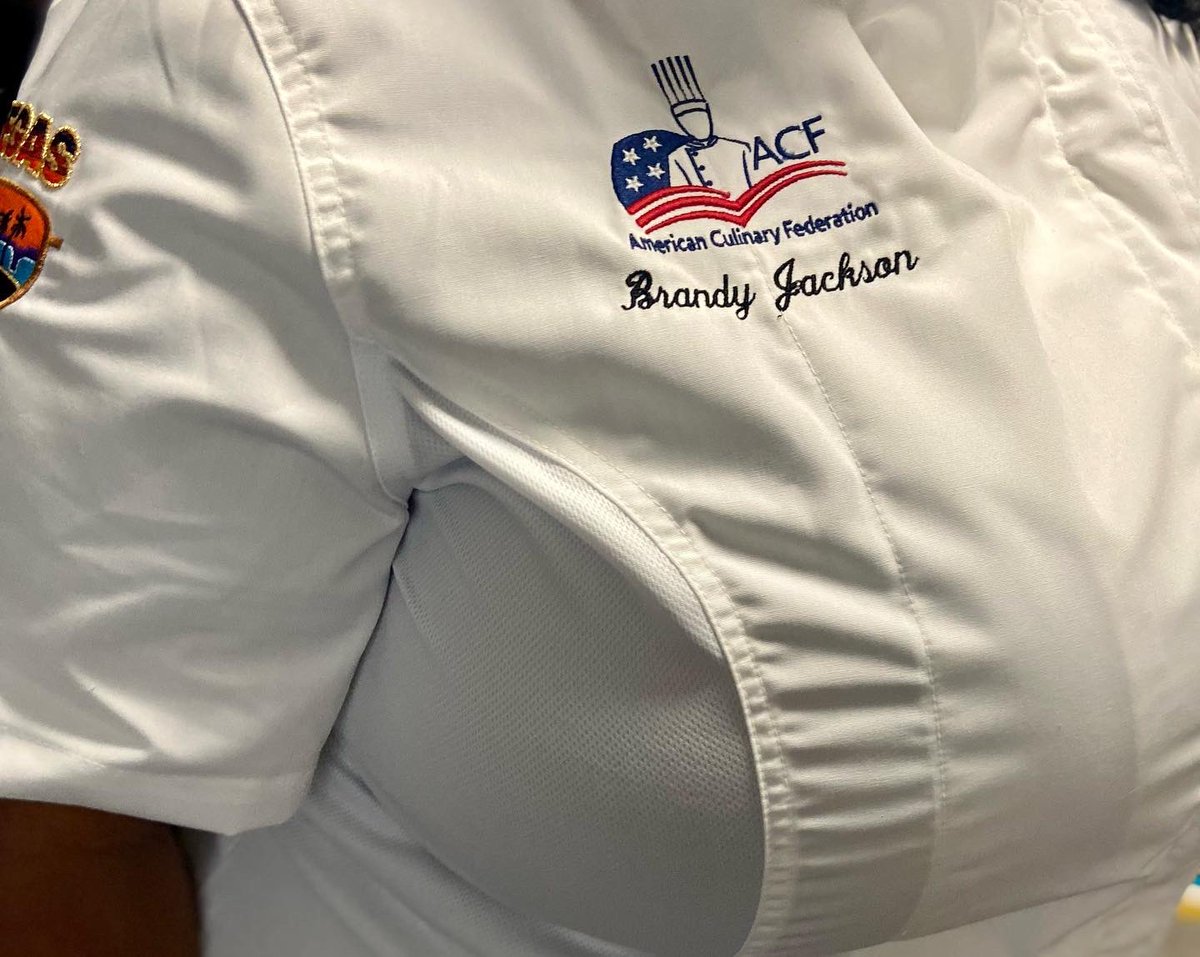 bigbranenergy's tweet photo. That little black chef going to Vegas for FREE 🔥🧡🧑🏾🍳 #congratulationsgraduate https://t.co/B2dOxsiXO6